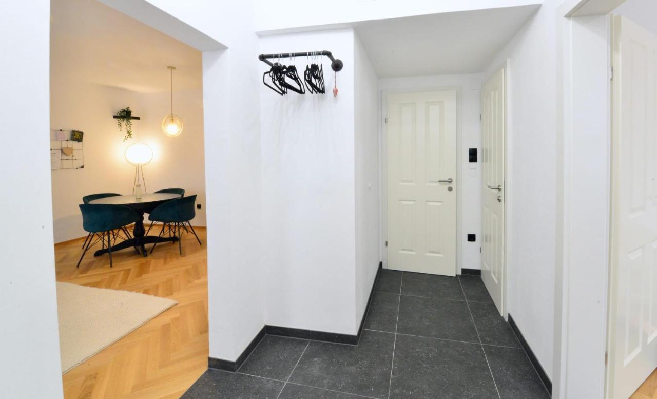 Apartament Modern Flat With Parking Space Wiedeń Zewnętrze zdjęcie